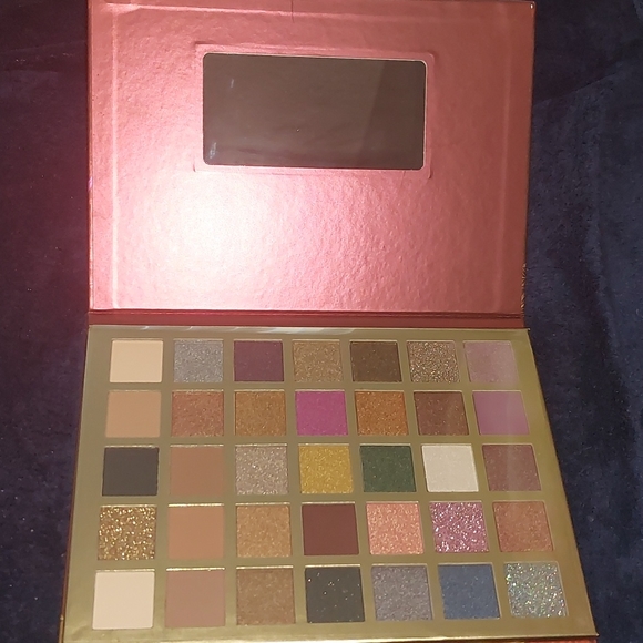 Make up - Picture 3 of 3